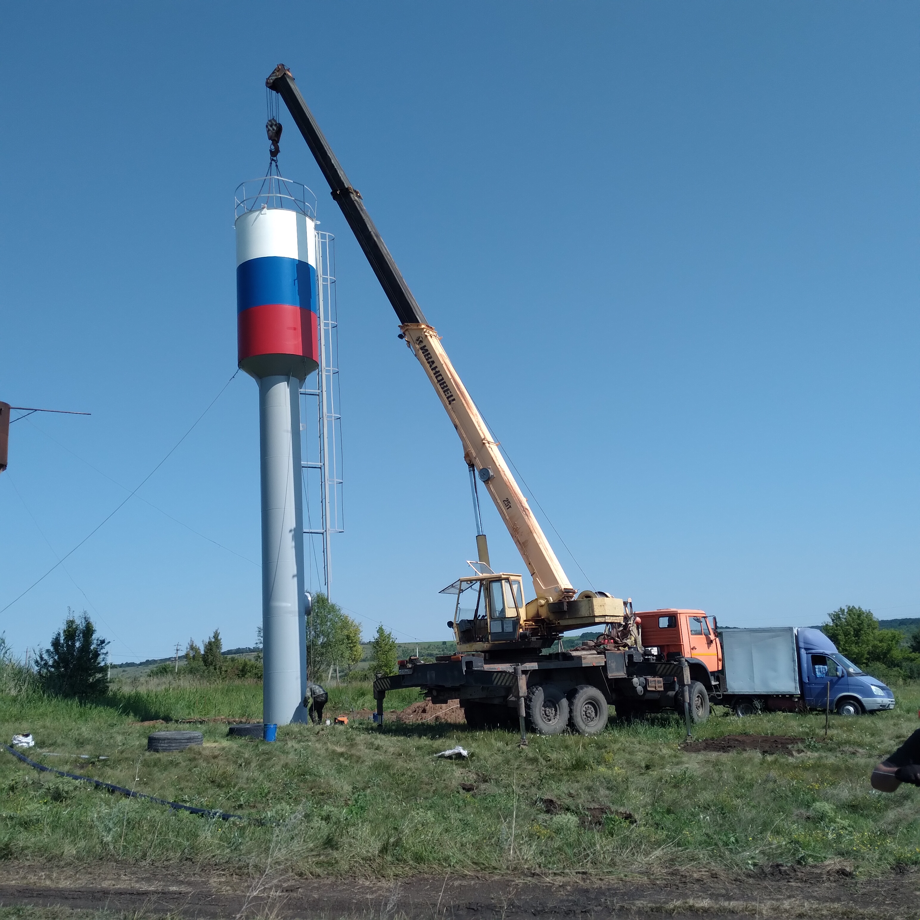 В Бугаевке заменили водонапорную башню.