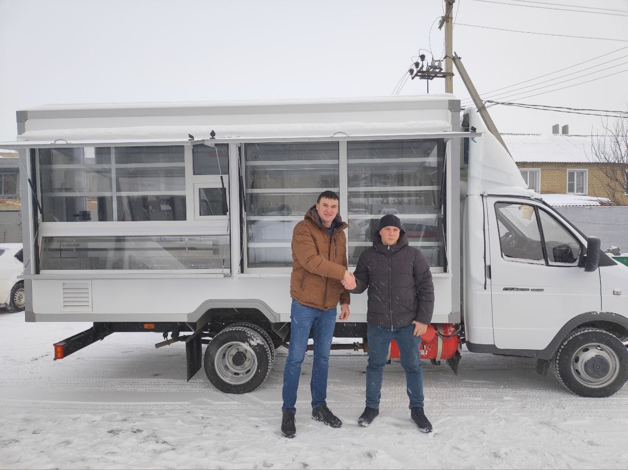 Для выездной торговли в сёлах.