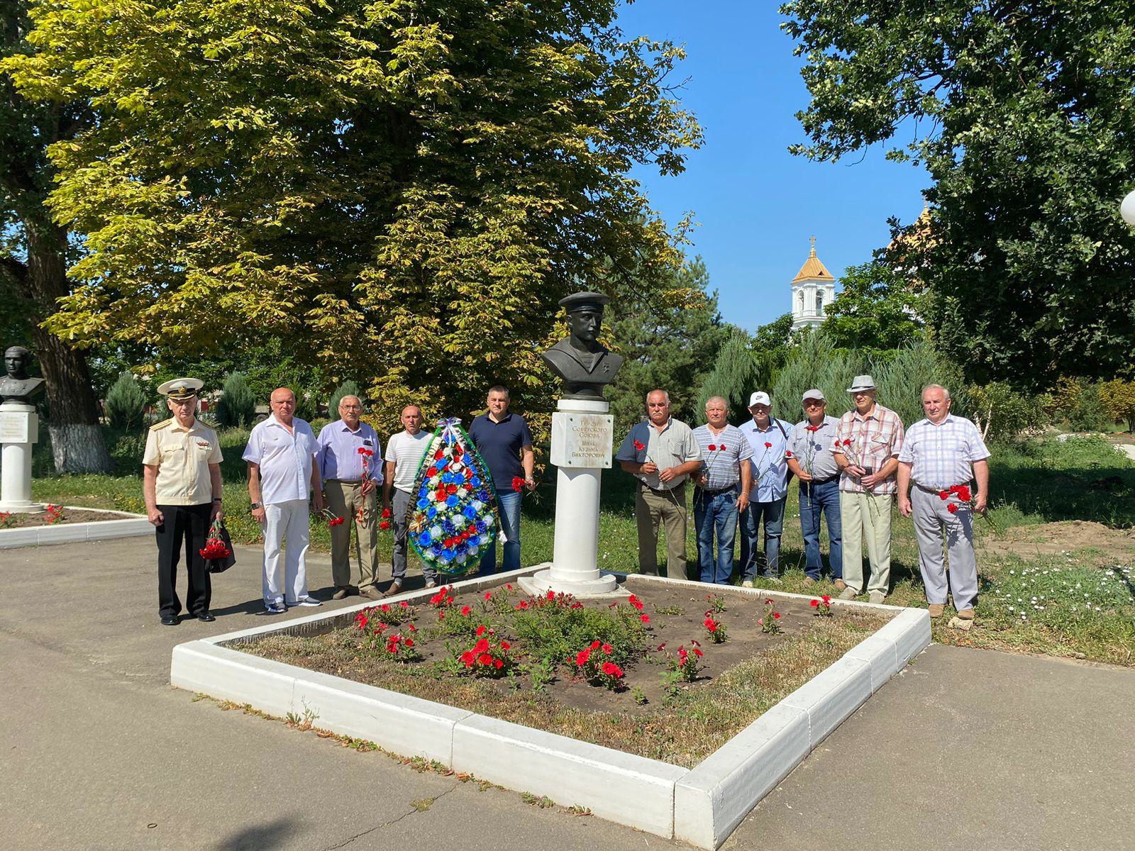 Родственник Героя Советского Союза, морского пехотинца К.В.Шпака побывал в Кантемировке.