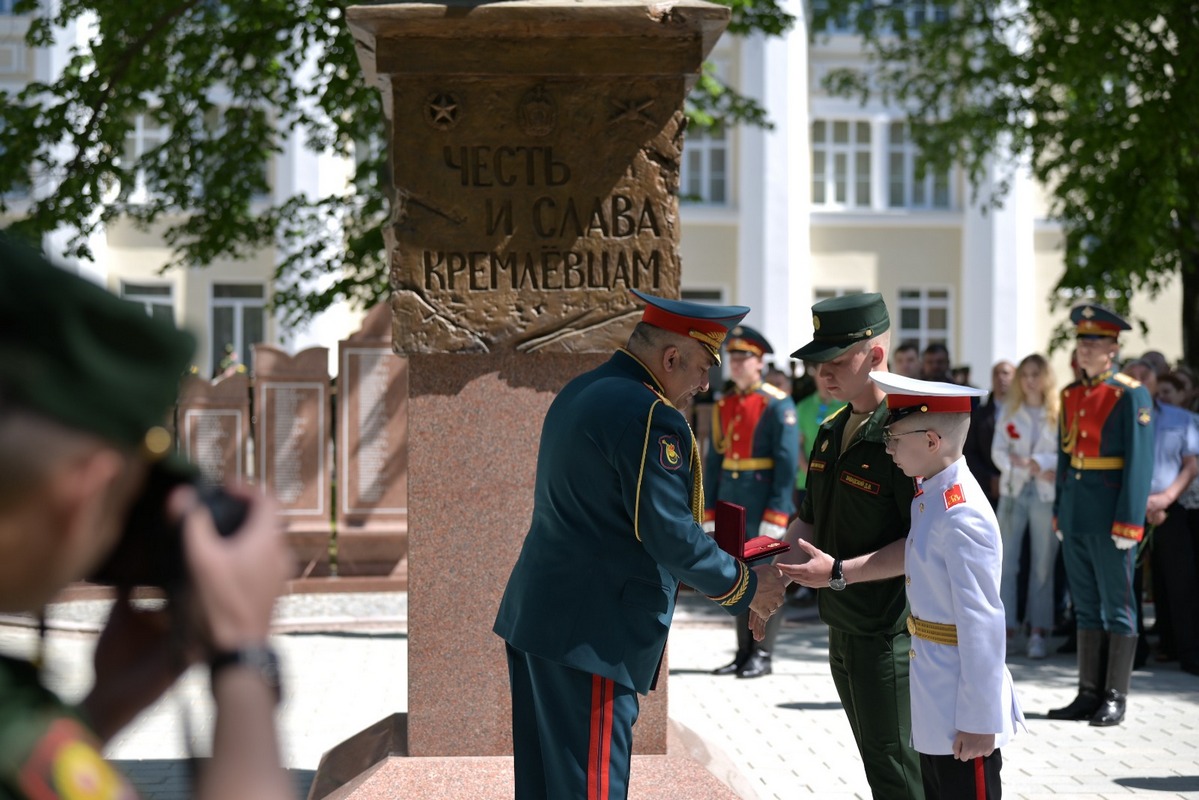 Государственную награду передали семье Завадского В.В..