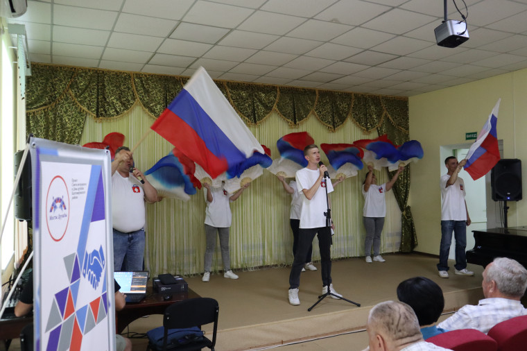 Кантемировский район готовится ко Дню Государственного флага Российской Федерации. Кантемировский район готовится ко Дню Государственного флага Российской Федерации.